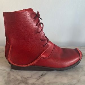 Trippen Calm Berry f37